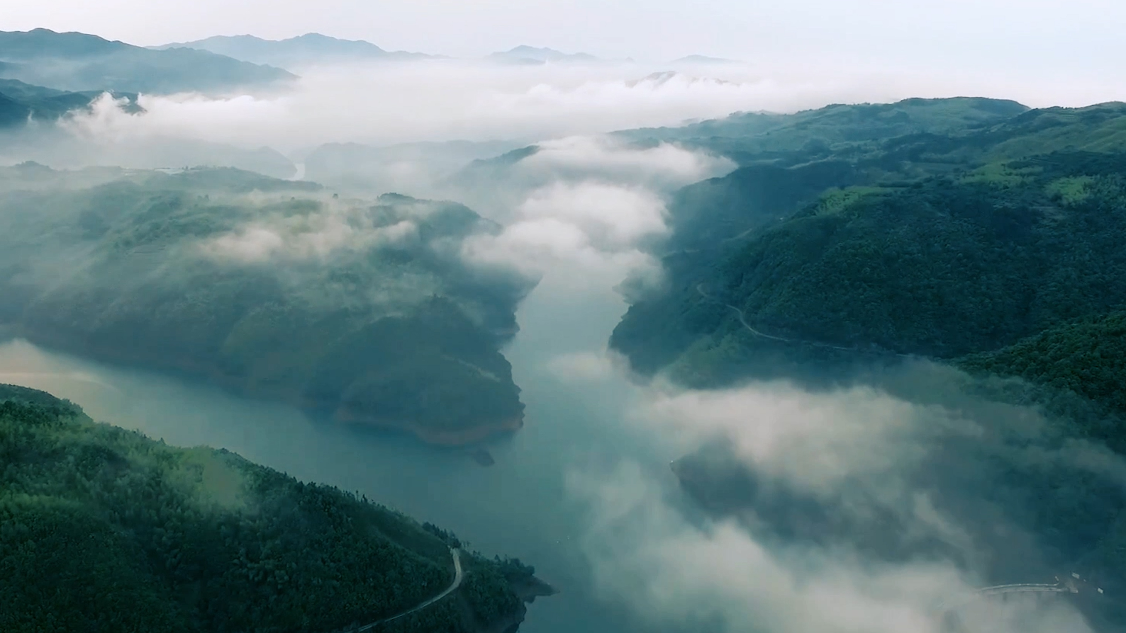 推动企业绿色治理，，推进生态文明建设