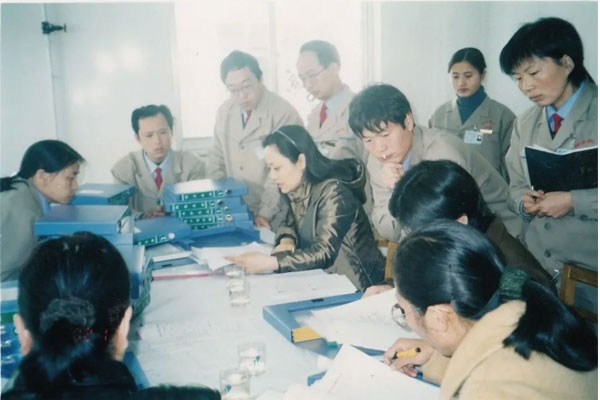 2002年大奖国际人废寝忘食搞认证